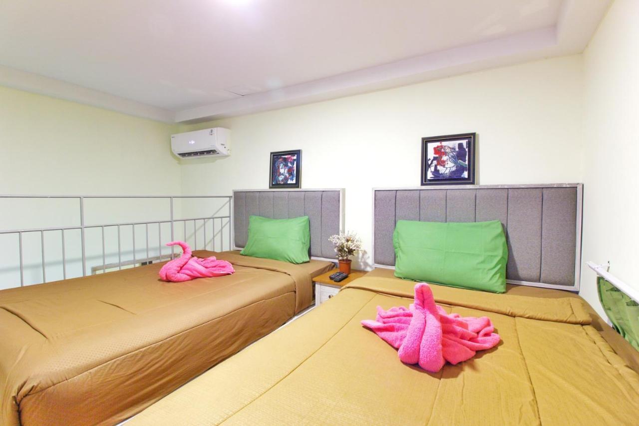 Urbanest Inn House Slipi Jacarta Quarto foto